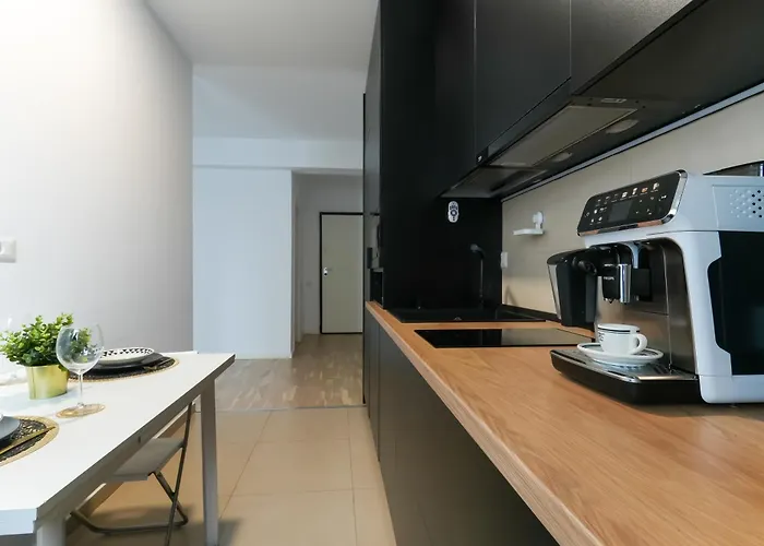 Ana - Cozy & Quiet Apt With Balcony & Garden View